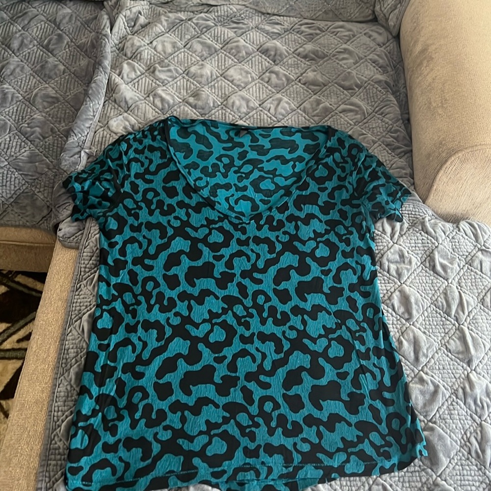 Mossimo tee shirt